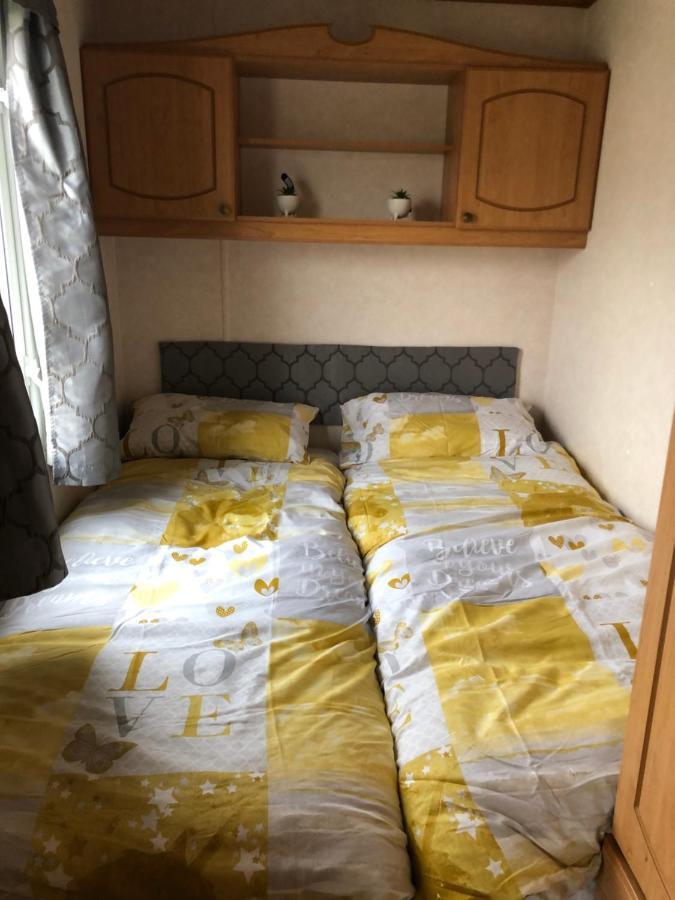 Lovely 3 Bedroom 8 Berth Caravan In Rhyl Eksteriør bilde