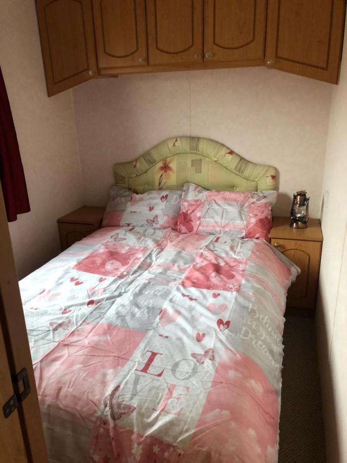 Lovely 3 Bedroom 8 Berth Caravan In Rhyl Eksteriør bilde